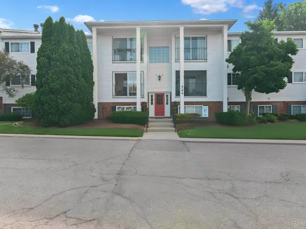 424 Baldwin Ave APT 81, Rochester, MI 48307