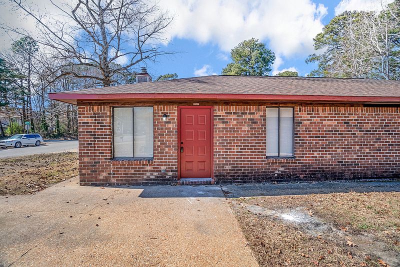 1st image of 3562 Bancroft Dr