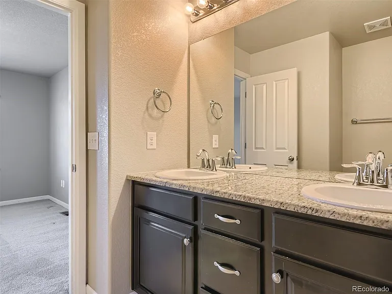 1000 Elmhurst Dr #C — Photo 12
