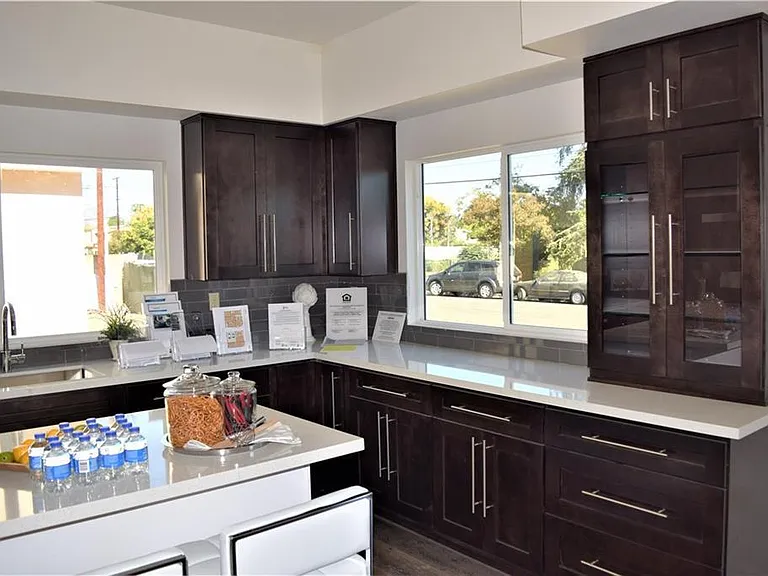 9237 Wakefield Ave — Photo 6