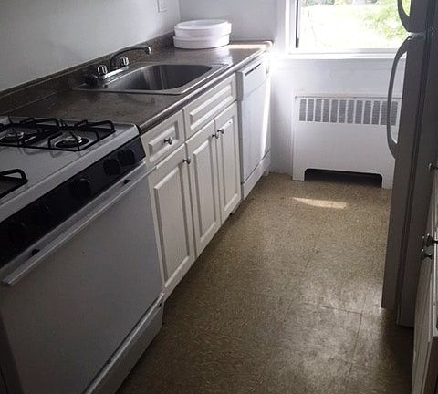2nd image of 177 White Plains Rd APT 42B