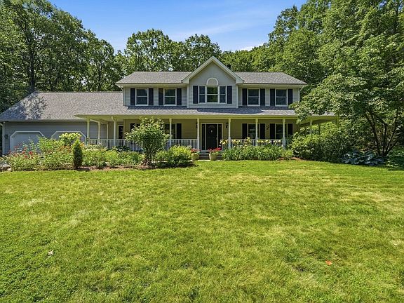 3rd image of 46 Laurel Hill Rd