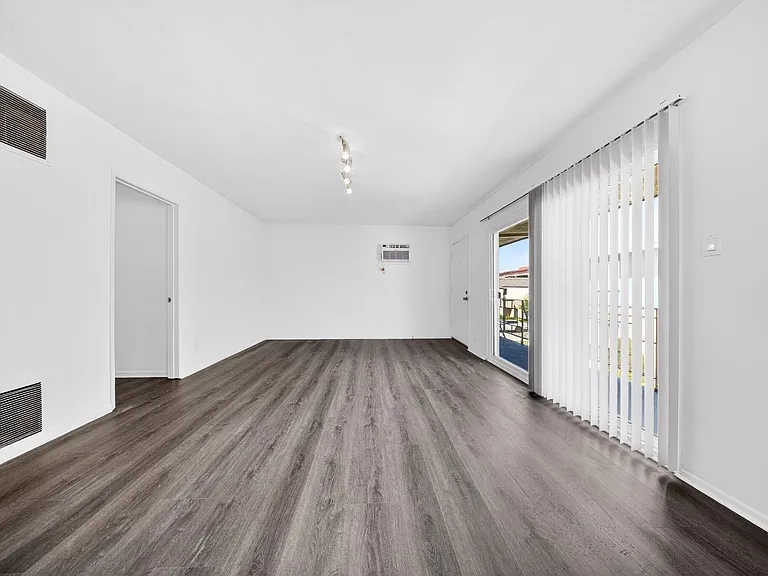 15114 Dickens St. — Photo 7