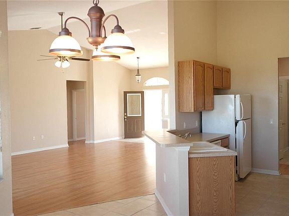 4th image of 297 Terranova Blvd