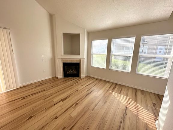 3rd image of 3922 Idaho Ave