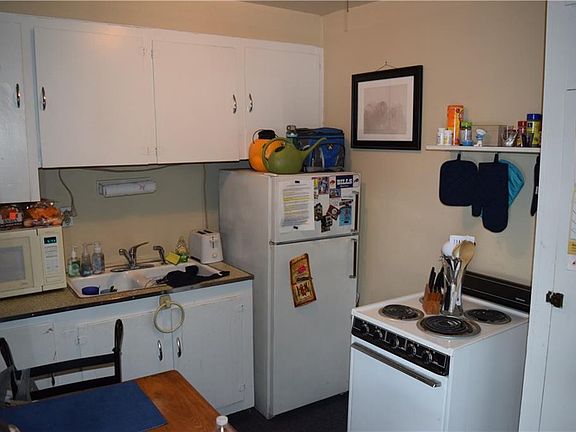 3rd image of 26 W Court St