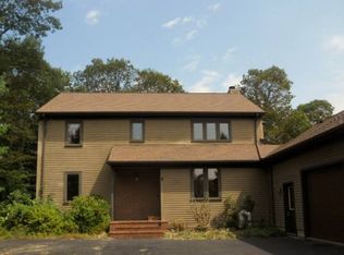 4 Bentridge Rd, Falmouth, ME 04105
