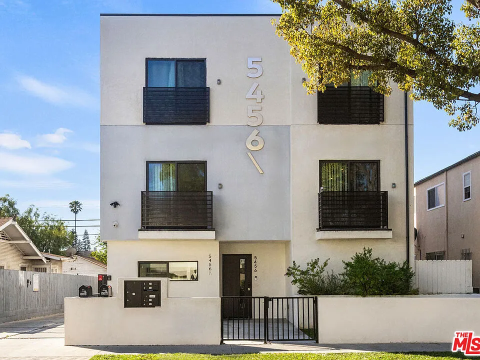 5456 1/2 Barton Ave