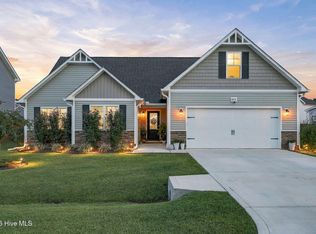 822 Cooke Dr, Hubert, NC 28539