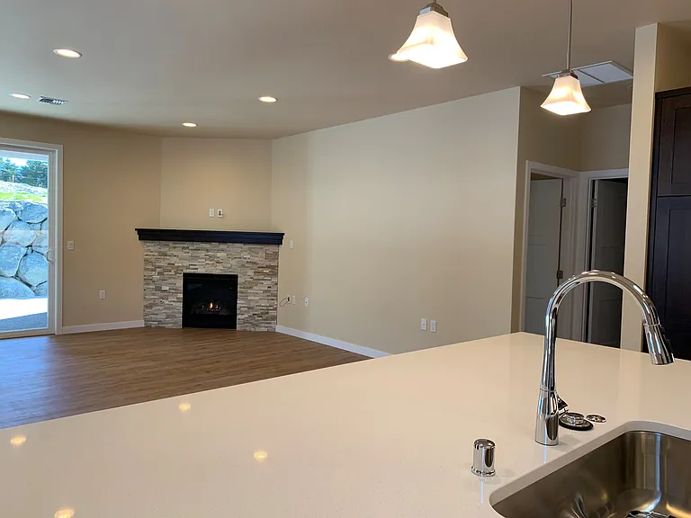 310 Lofgrin Rd — Photo 4