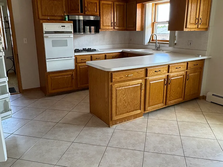 8556 W Winnemac Ave — Photo 2