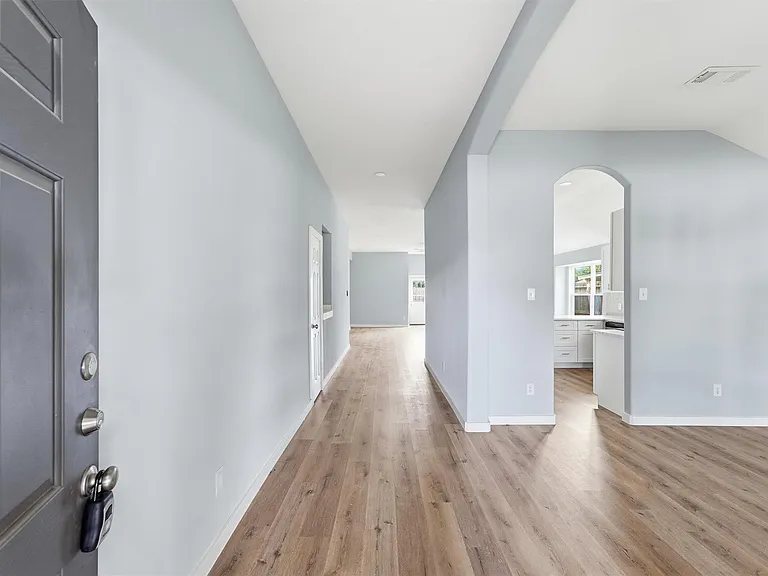 25414 Barmby Dr — Photo 2