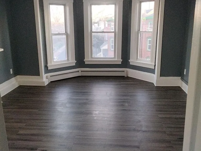 31 East St — Photo 2