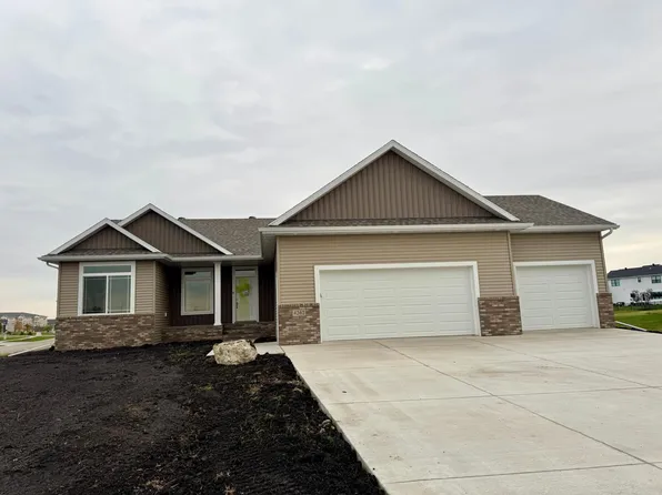 4262 54th Ave S, Fargo, ND 58104