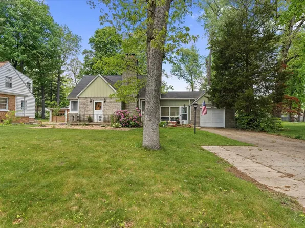 19573 Oakdale Ave, South Bend, IN 46637