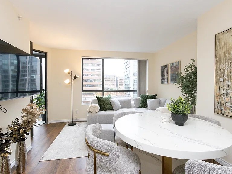 1189 Howe St #1501 — Photo 15