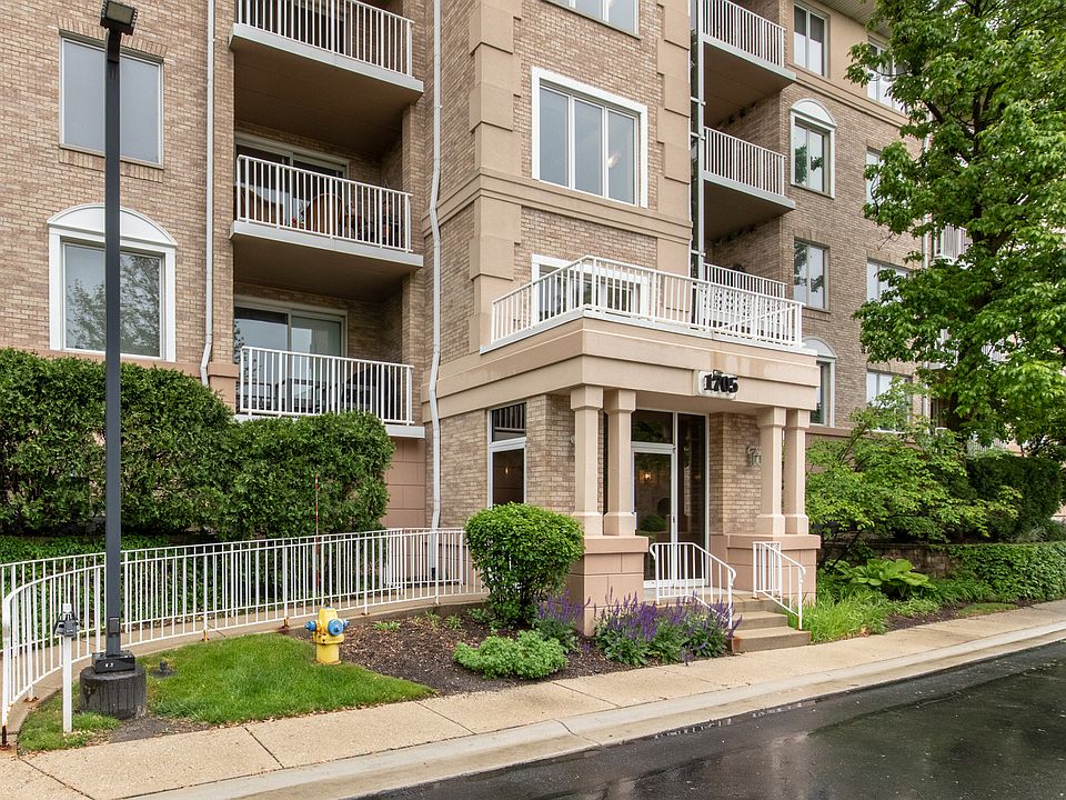 2nd image of 1705 Pavilion Way Unit 401