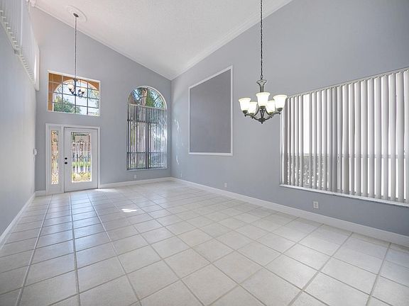 2nd image of 7592 Colony Palm Dr