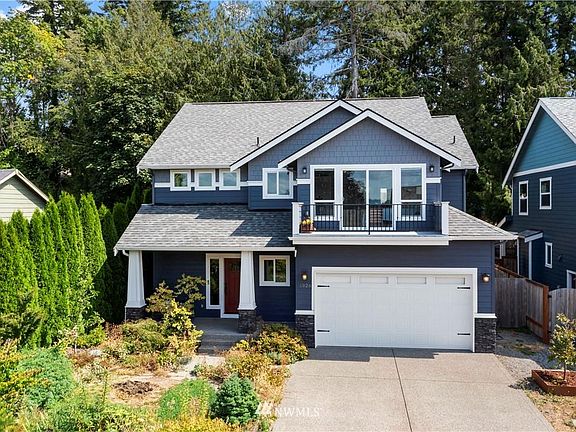 3rd image of 1926 Arbutus St NE