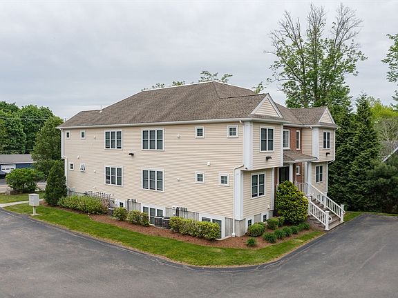 3rd image of 154 Bedford St