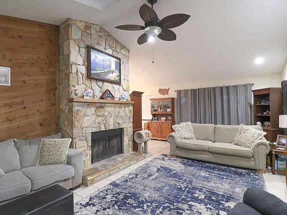 5th image of 125 SW Whitmore Drive