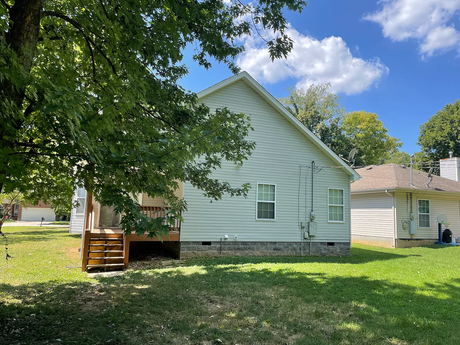 3 bed, 1299 sqft, $2,100 — Photo 4