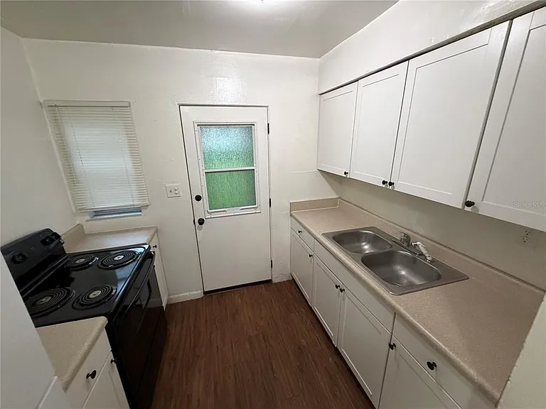 2107 S Mills Ave — Photo 7