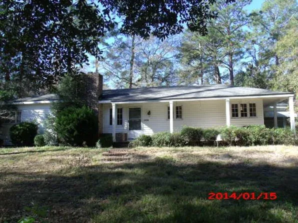 1220 10th St SE, Moultrie, GA 31768