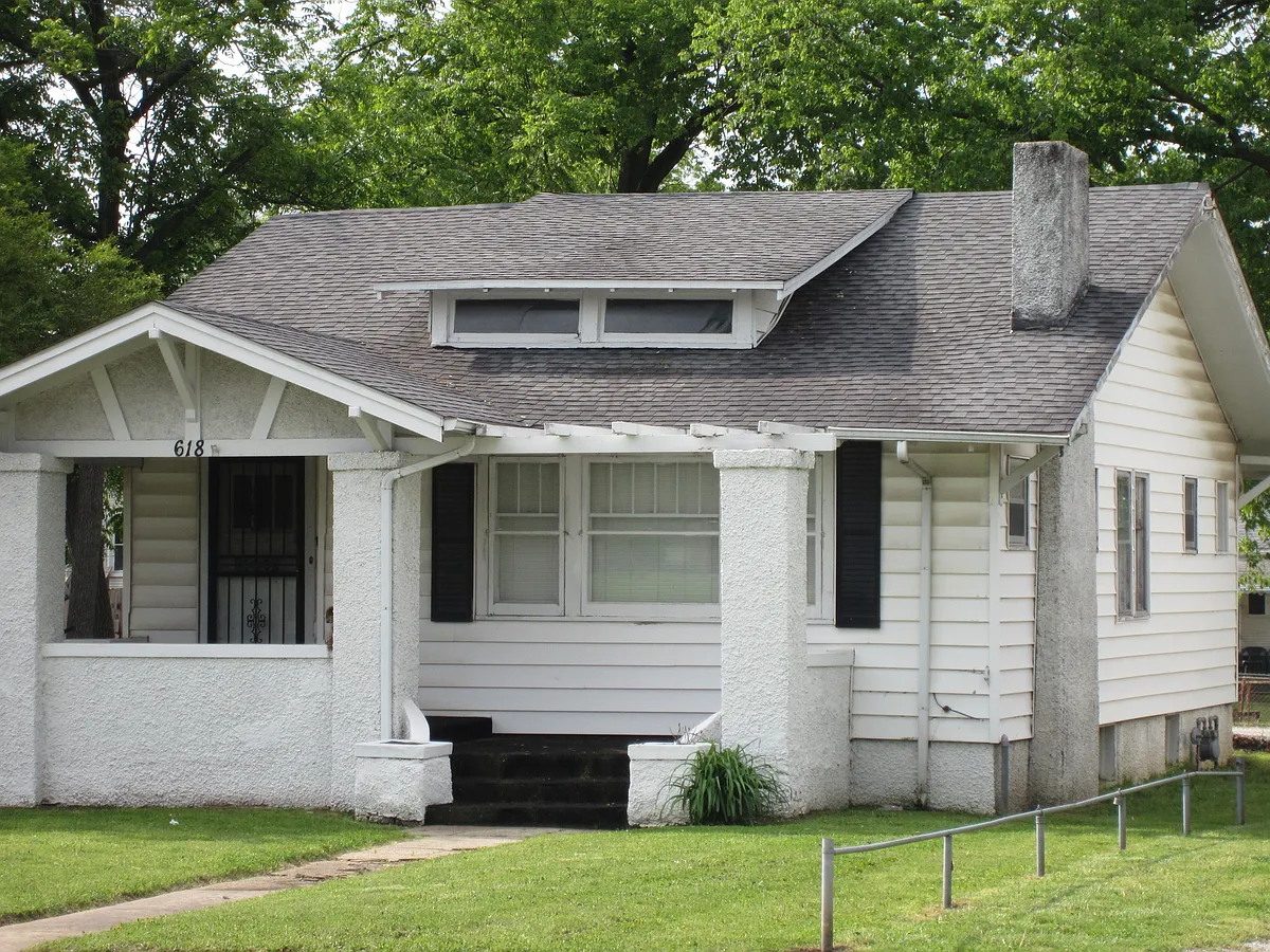 918 Grand Front - 618 E Grand St