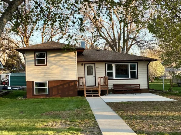 505 N 3rd Ave, Stickney, SD 57375
