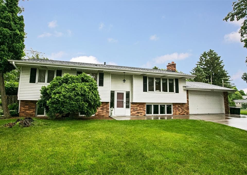 1st image of 11221 Lewis Ct