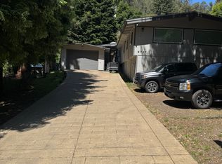 6727 Pinehaven Rd, Oakland, CA 94611