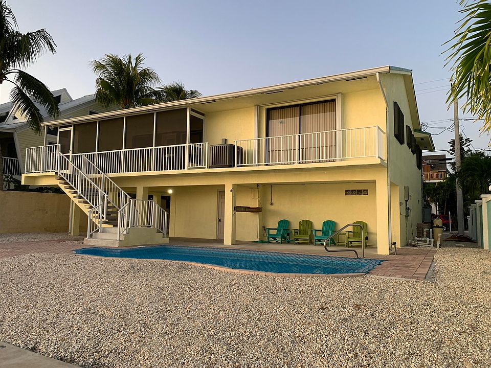 1st image of 362 Caribbean Dr E