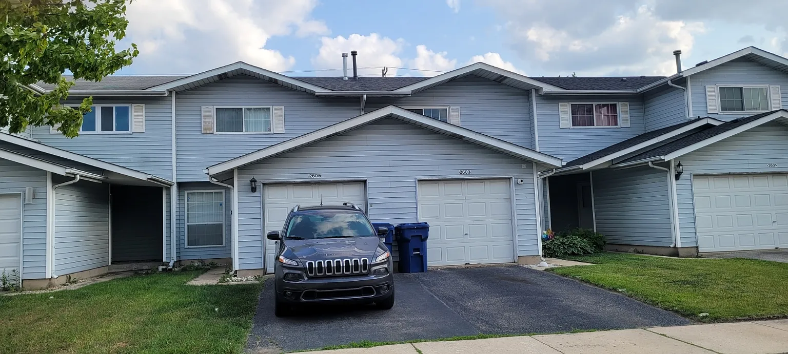 2605 E Martha Pl photo 1