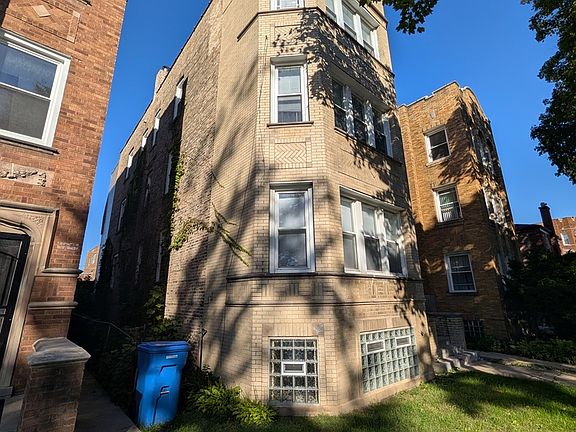3rd image of 9040 S Laflin St