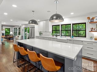 1130 New Castle Ct, Asheville, NC 28803