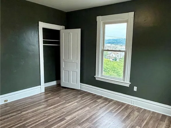 111 Churchill St, Mc Kees Rocks, PA 15136
