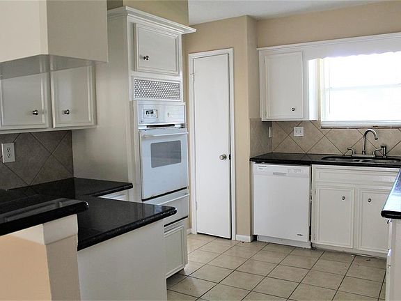 4th image of 22606 Red River Dr