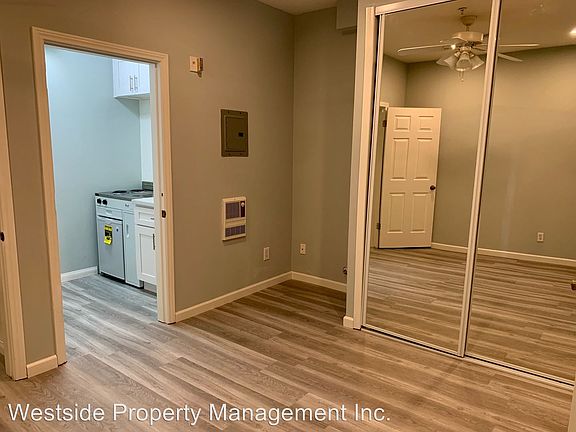2nd image of 1117 3rd St APT 03