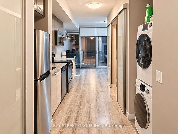 5th image of 250 Albert St #513