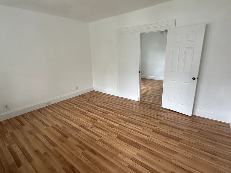 325 Hawthorne Ave #1 — Photo 8