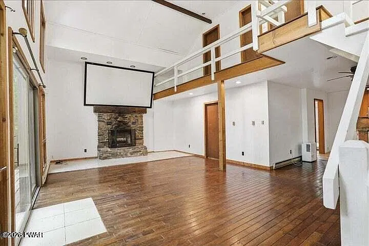 3 bed, 2.0 bath, 1380 sqft, $1,500 — Photo 3
