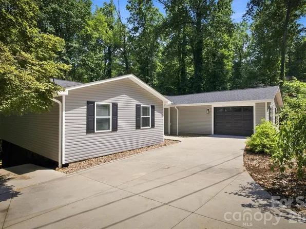 3517 Crestwood Dr, Morganton, NC 28655