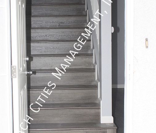 4th image of 20703 Roseton Ave APT 1
