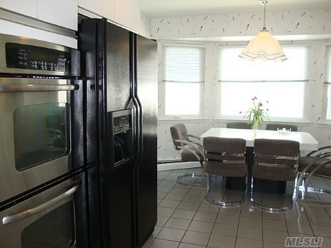 5th image of 2673 Rebecca St