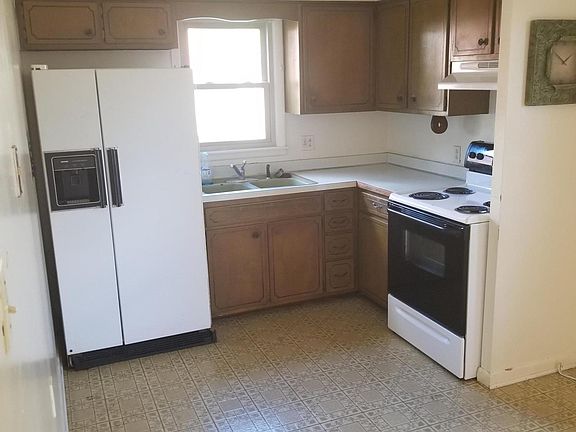 2nd image of 77 Monica Dr
