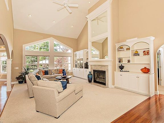 3rd image of 10532 Nobhill Ln
