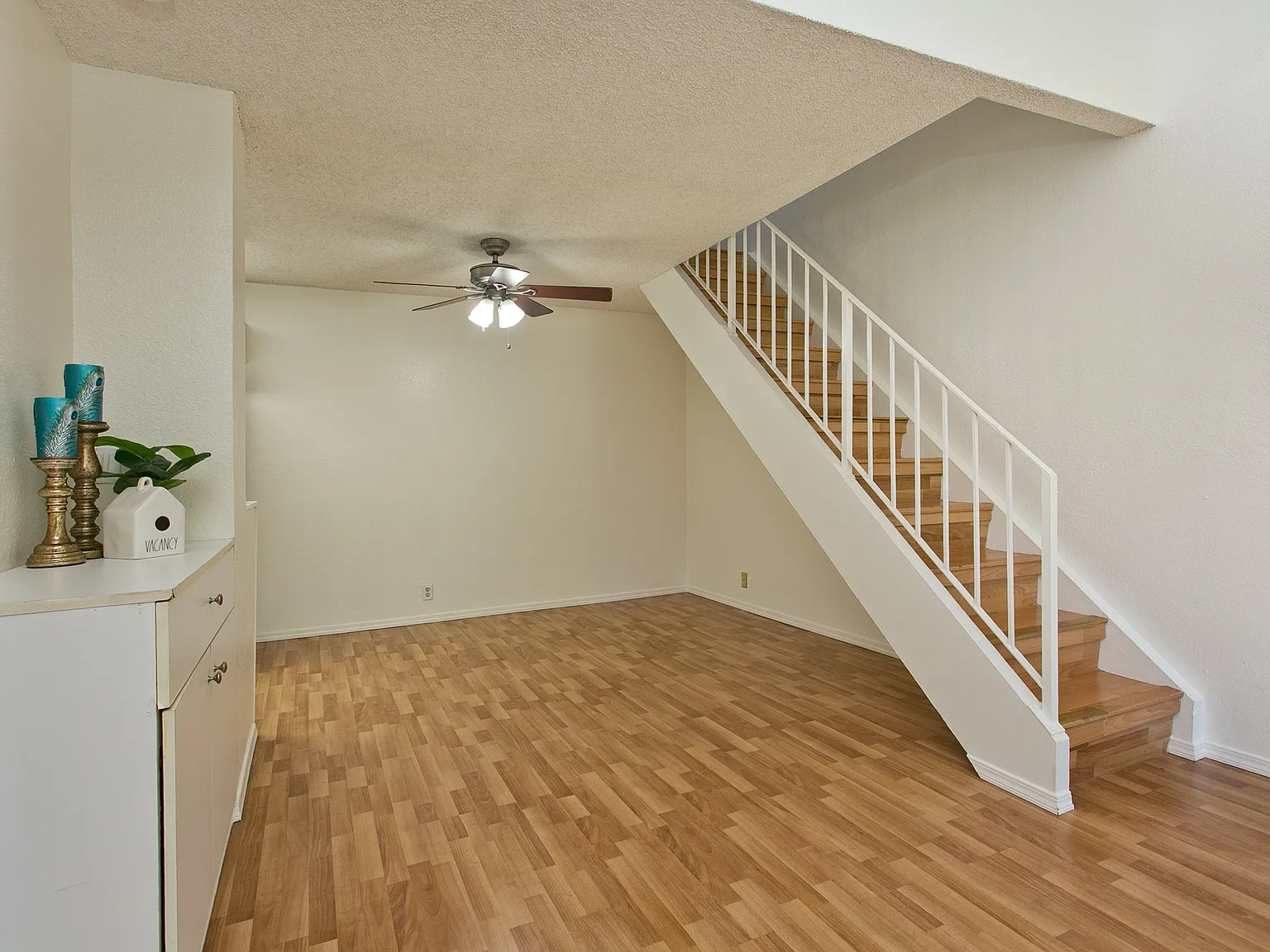 2 bed, 848 sqft, $2,800 — Photo 2