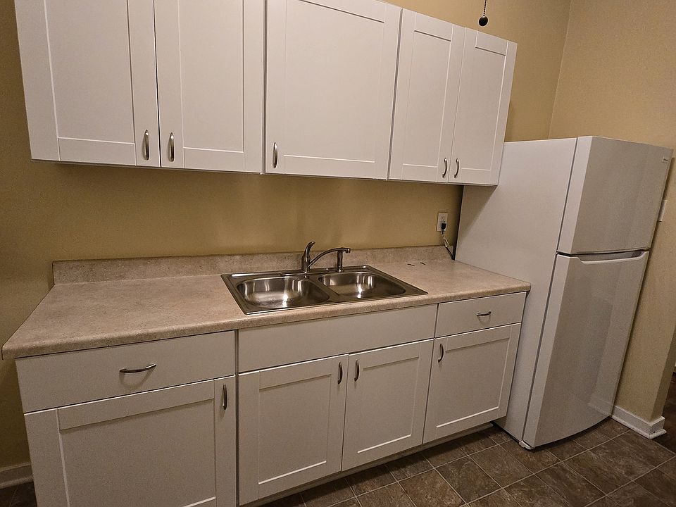 1st image of 503 W Pittsburgh St APT 1