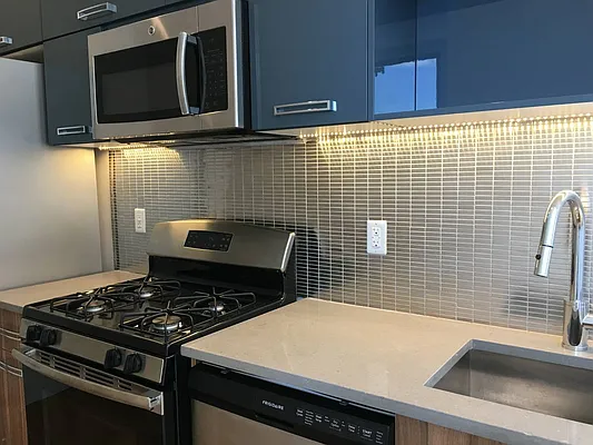 Rented by Manhattan Management LLC | media 60